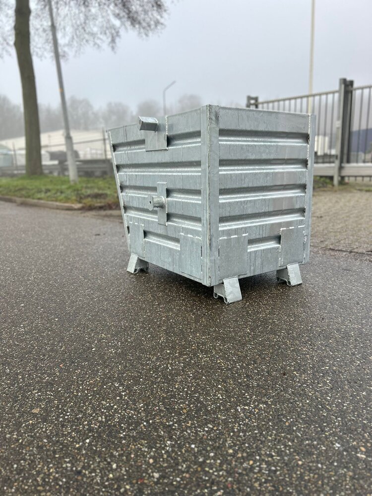 Partij kantelbakken met traverse 700L 1200x800x800mm Partij kantelbakken met traverse 700L 1200x800x800mm