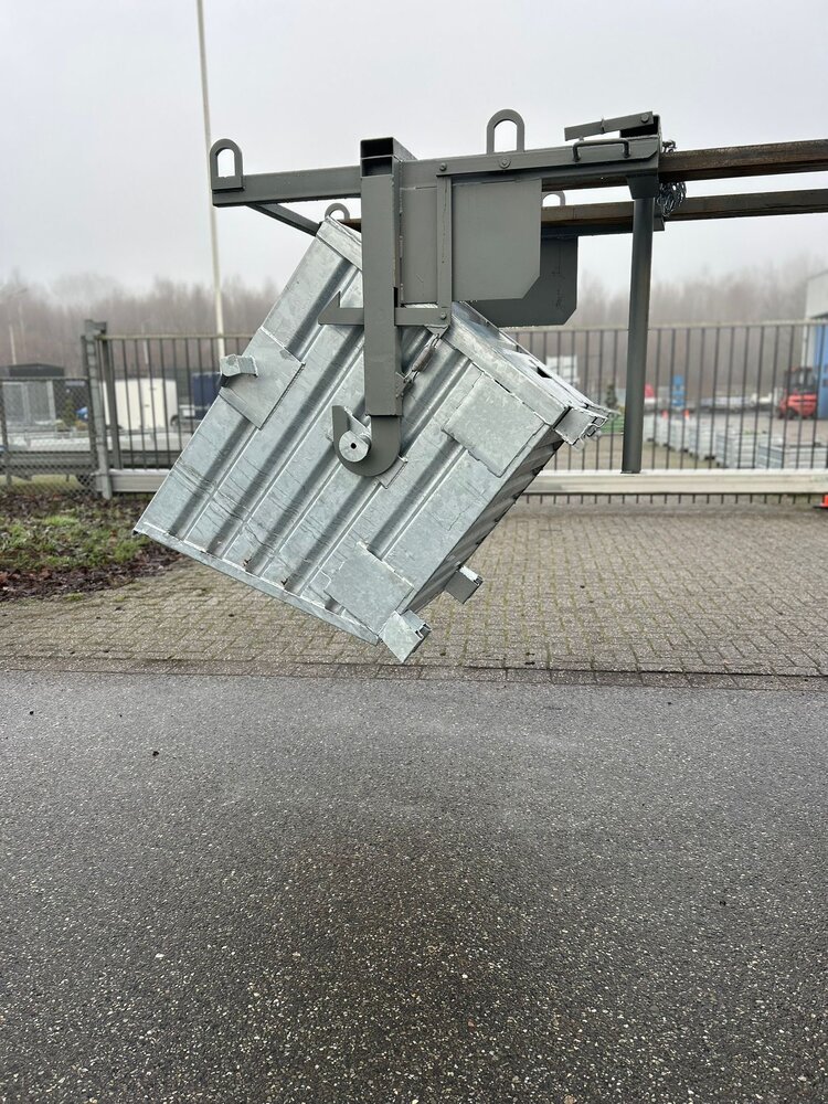 Partij kantelbakken met traverse 700L 1200x800x800mm Partij kantelbakken met traverse 700L 1200x800x800mm