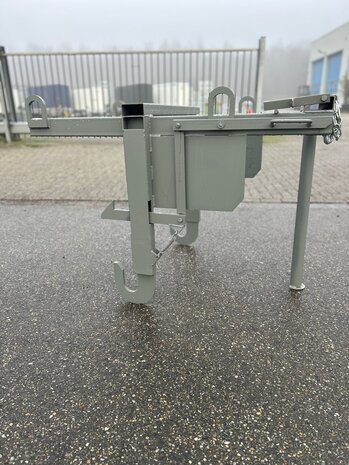 Partij kantelbakken met traverse 700L 1200x800x800mm Partij kantelbakken met traverse 700L 1200x800x800mm
