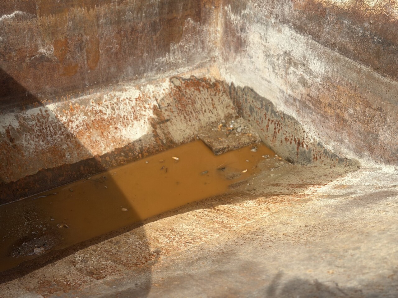 Gebruikte kantelbak (nr 1)  1600x1300x1000mm