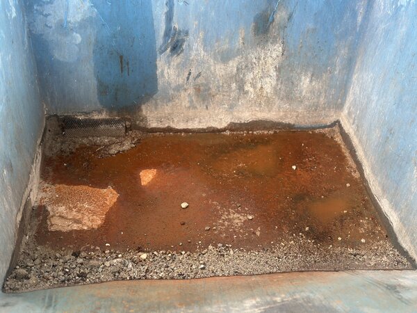 Gebruikte kantelbak (nr 9) 1350x1100x1100mm Gebruikte kantelbak (nr 9) 1350x1100x1100mm