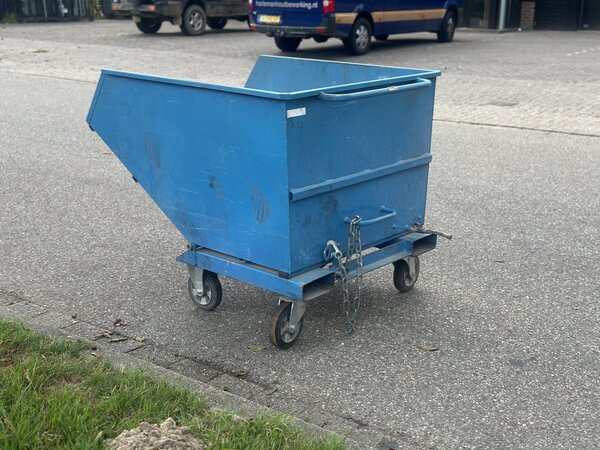 Gebruikte kantelbak (nr 9) 1350x1100x1100mm Gebruikte kantelbak (nr 9) 1350x1100x1100mm