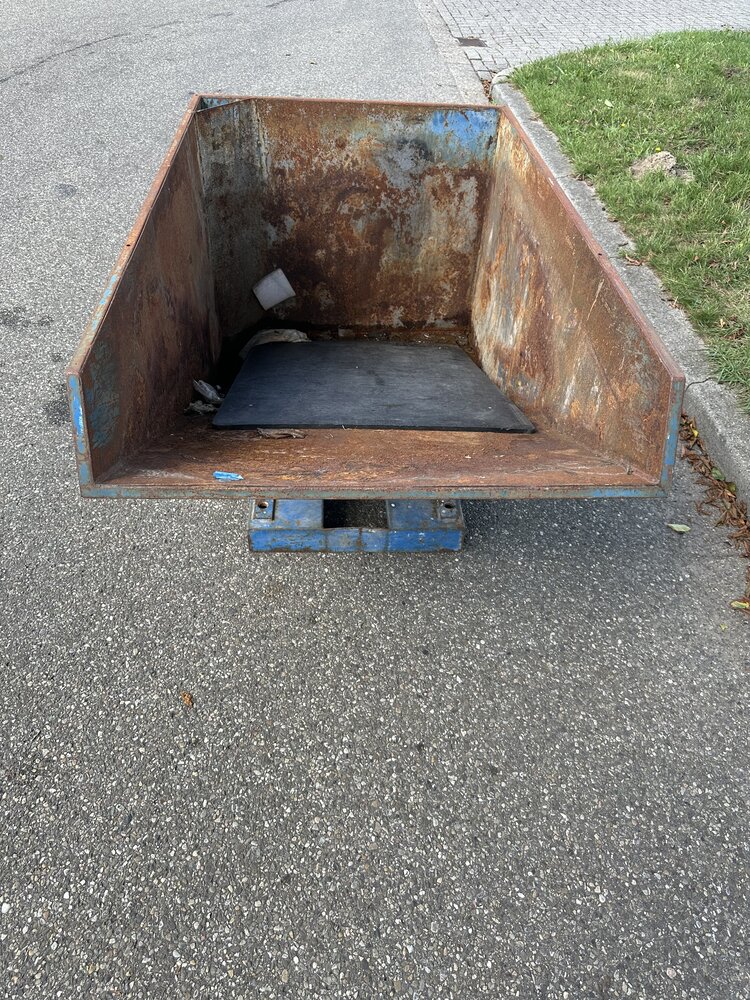 Gebruikte kantelbak (nr 2) 1460x900x860mm Gebruikte kantelbak (nr 2) 1460x900x860mm