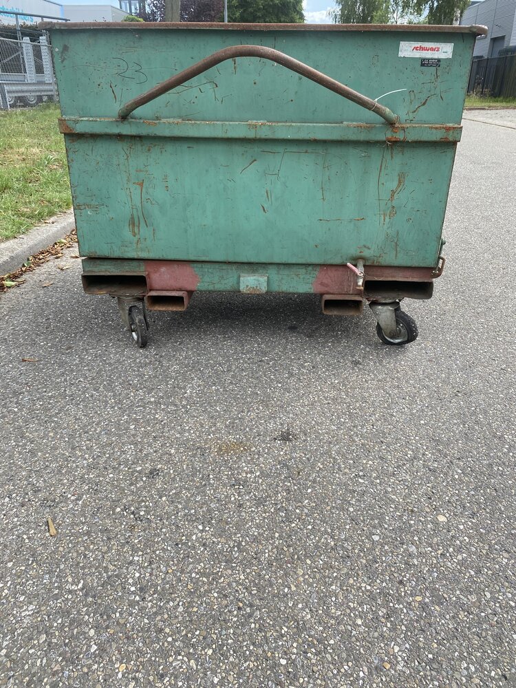 Gebruikte kantelbak (nr 23) 1350x1300x1040mm Gebruikte kantelbak (nr 23) 1350x1300x1040mm