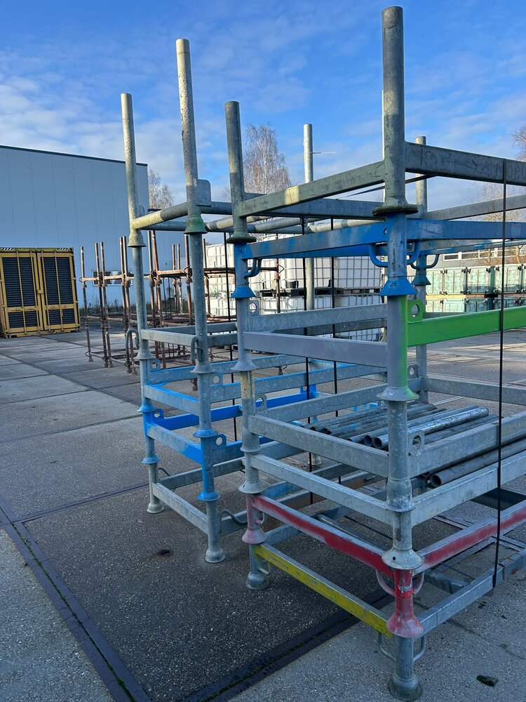 Partij gebruikte bouwpallets ( 12st ) 1300x900x800mm