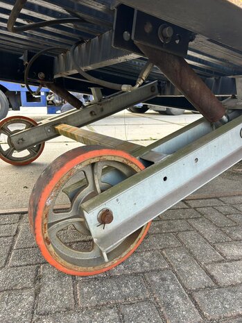 Elwina Gebruikte mobiele laadbrug 12 ton Elwina Gebruikte mobiele laadbrug 12 ton