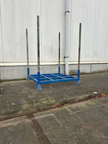 Gebruikte  stapelracks 1150x1150x1500mm
