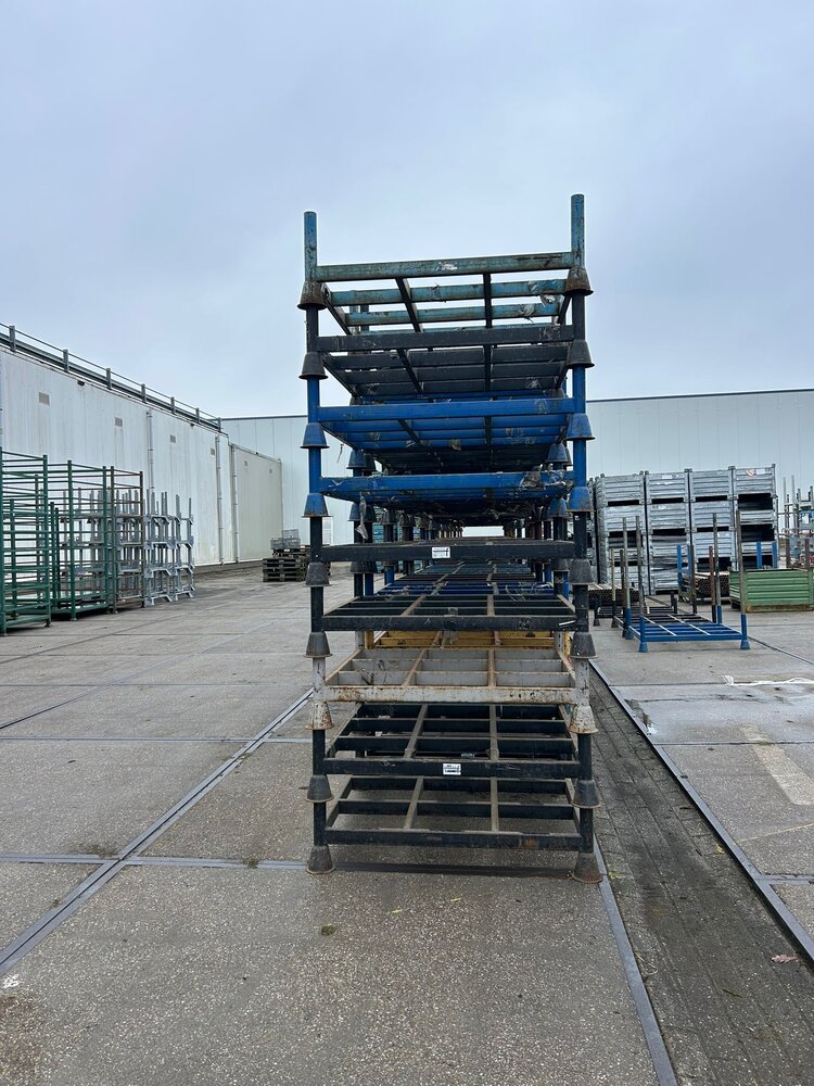 Gebruikte  stapelracks 1150x1150x1500mm