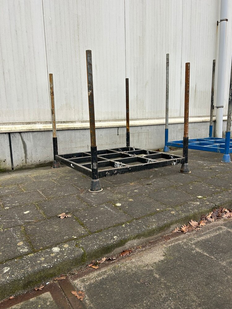 Gebruikte  stapelracks 1150x1150x1100mm