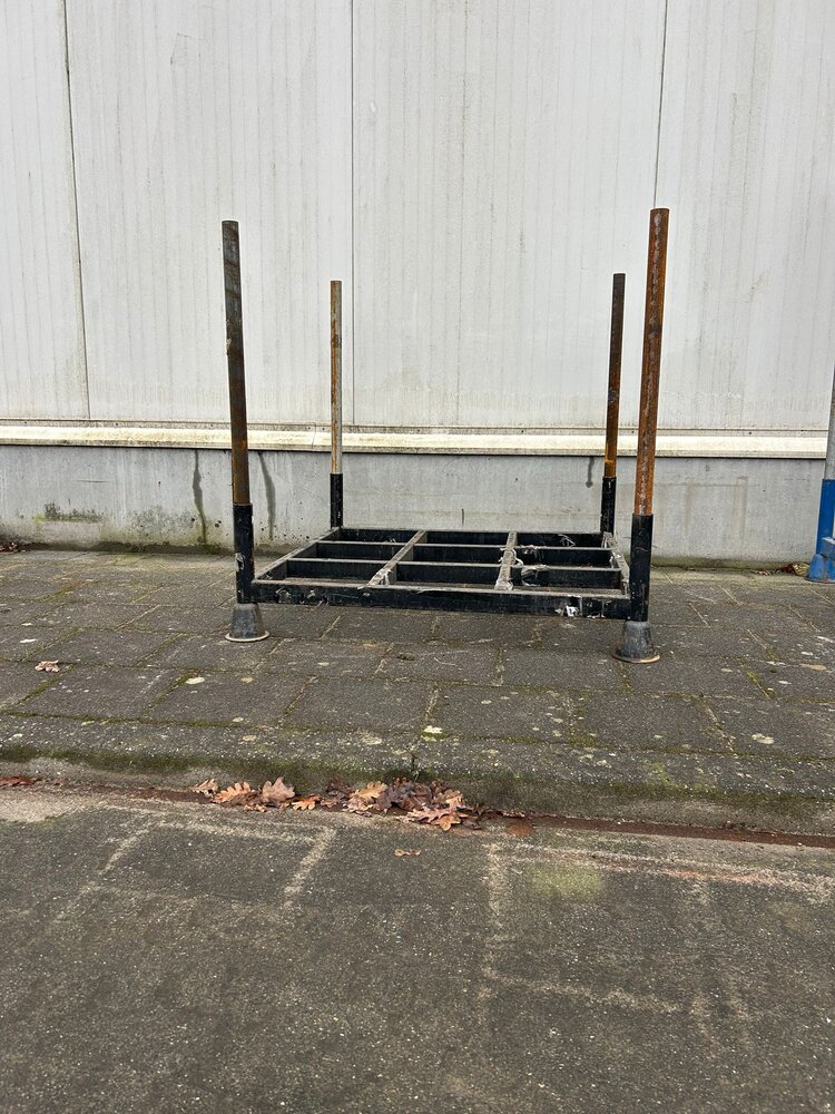 Gebruikte  stapelracks 1150x1150x1100mm