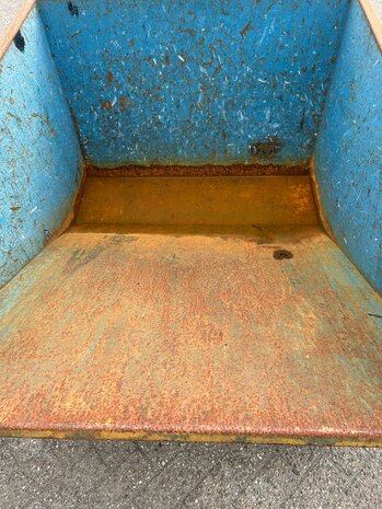 Elwina Gebruikte zelfkiepener 600L kantelbak 1300x1050x920mm