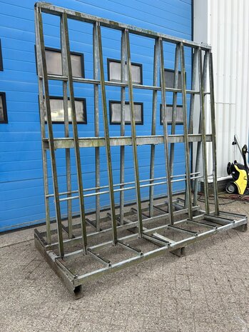 Verzinkte glasbok dubbelzijdig 2200x1150x2270 mm Verzinkte glasbok dubbelzijdig 2200x1150x2270 mm