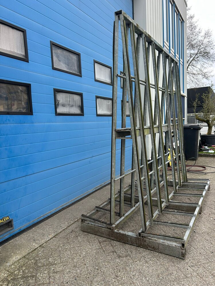 Verzinkte glasbok dubbelzijdig 2200x1150x2270 mm Verzinkte glasbok dubbelzijdig 2200x1150x2270 mm