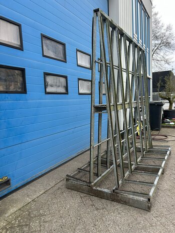 Verzinkte glasbok dubbelzijdig 2200x1150x2270 mm Verzinkte glasbok dubbelzijdig 2200x1150x2270 mm