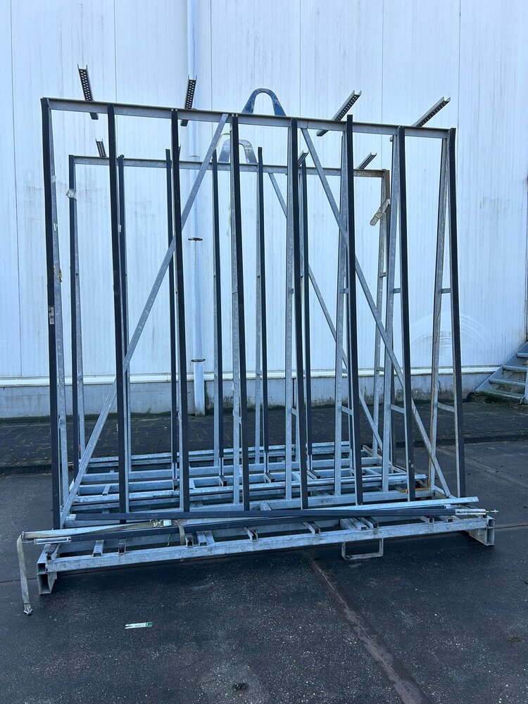 Partij gebruikte glasbok dubbelzijdig (2st) 2300x800x2400 mm Partij gebruikte glasbok dubbelzijdig (2st) 2300x800x2400 mm