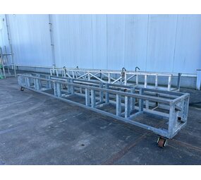 Partij langmateriaal bakken  (3st) 6400x600x500mm