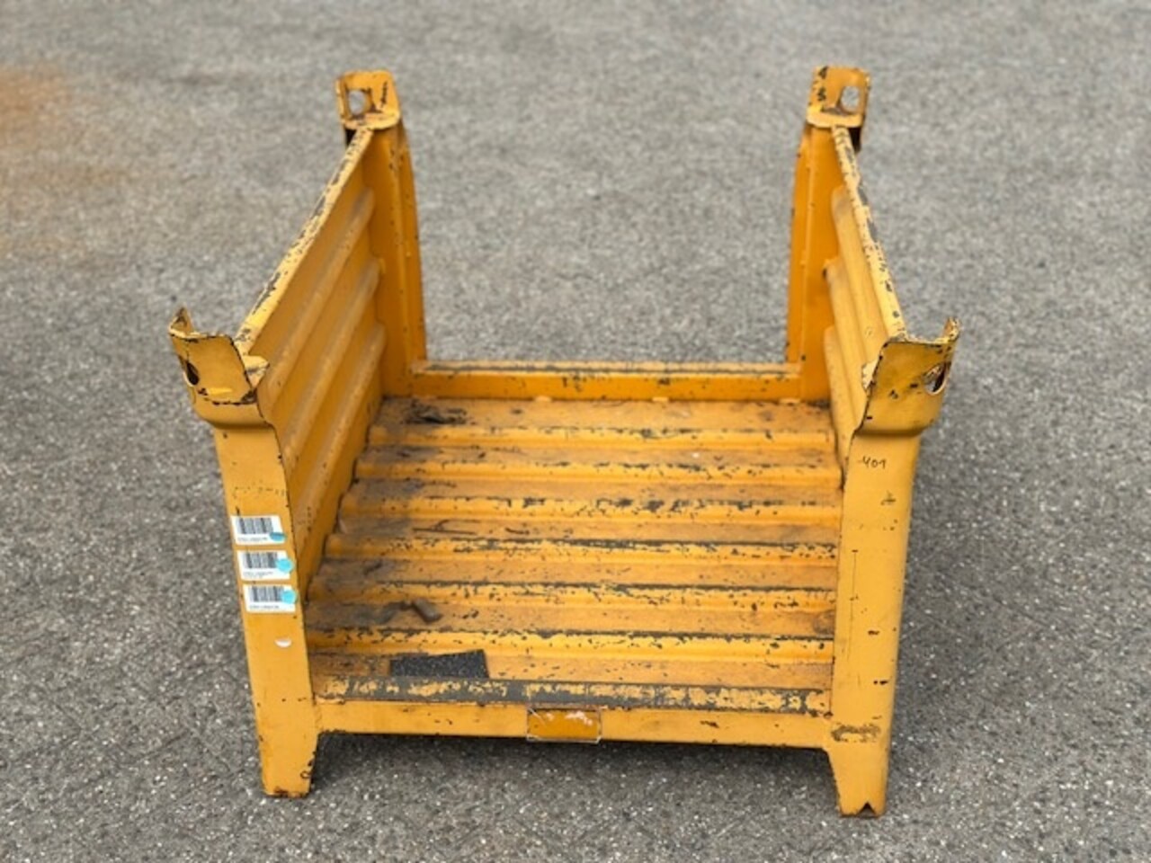 Gebruikte stapelbak 1000x800x600mm met 2 open korte zijde