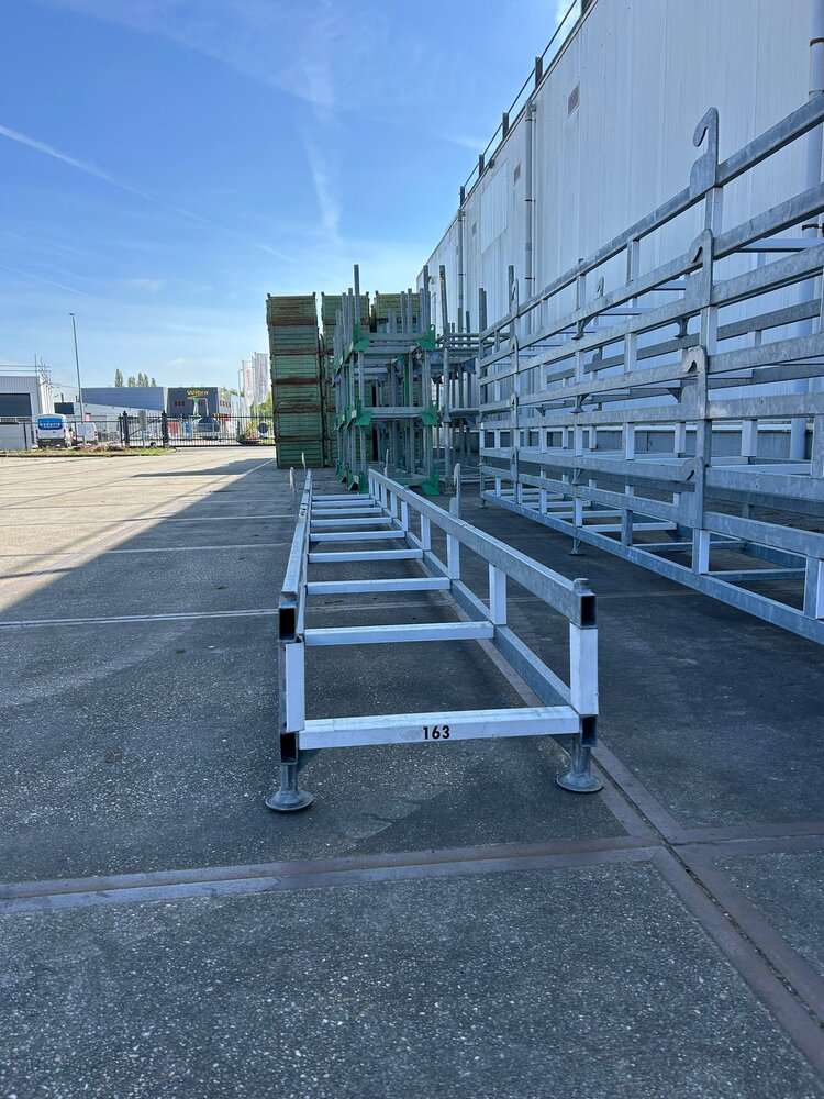 Gebruikte langmateriaal container 6000x600x400mm