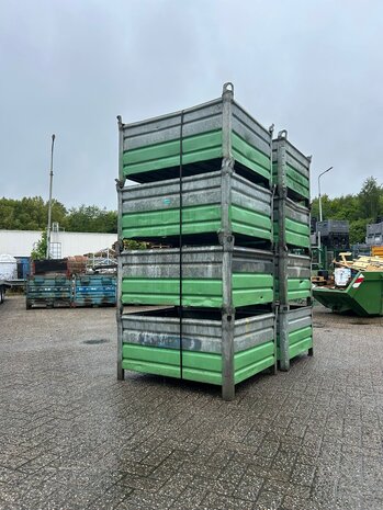 Partij gebruikte stalen bakken (8st) 1200x1000x600mm Partij gebruikte stalen bakken (8st) 1200x1000x600mm