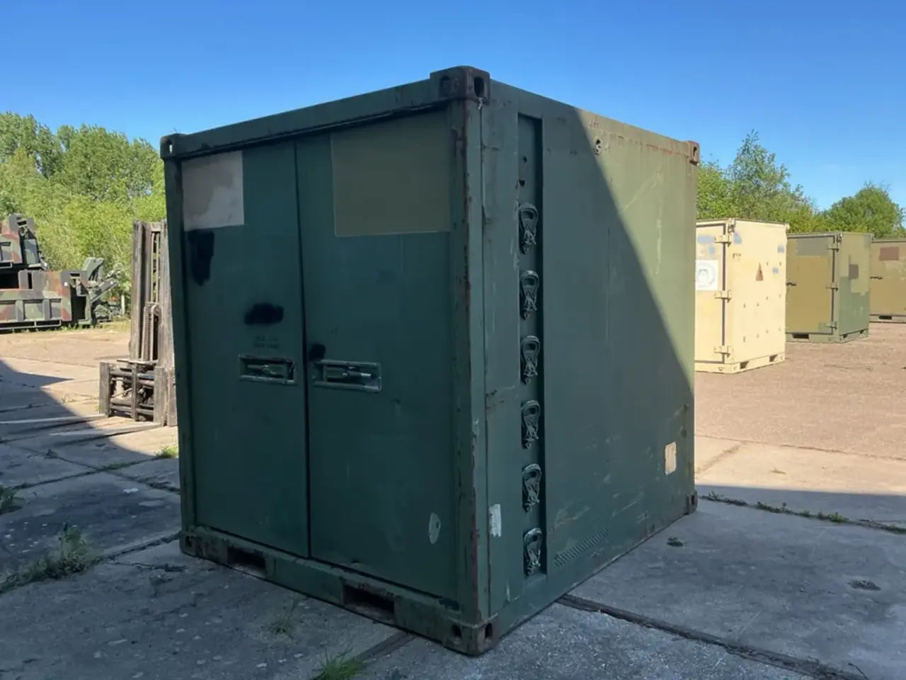 Geïsoleerde container 2400x2100x2330mm nr:415 Geïsoleerde container 2400x2100x2330mm nr:415