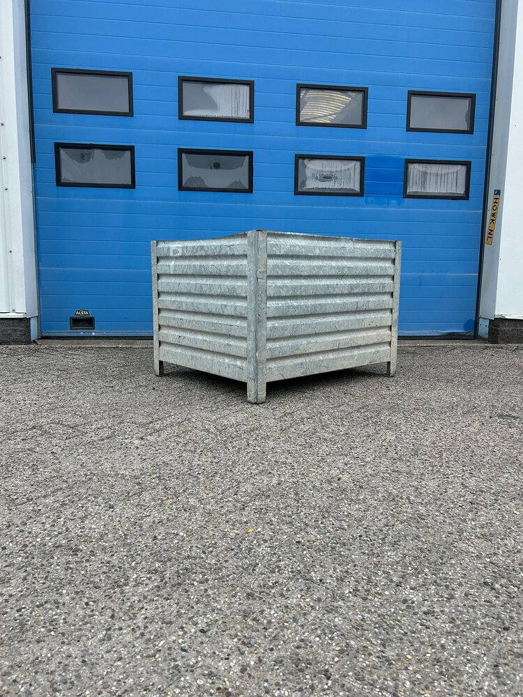 Gebruikte stalen bakken 1200x1000x860mm Gebruikte stalen bakken 1200x1000x860mm