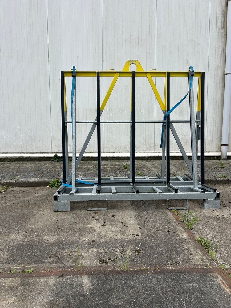 Gebruikte verzinkte dubbelzijdige glasbok 1500x800x1400 mm Gebruikte verzinkte dubbelzijdige glasbok 1500x800x1400 mm