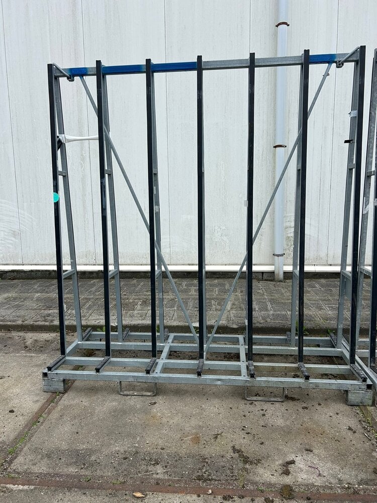 Gebruikte dubbelzijdige glasbok 2200x800x2250 mm Gebruikte dubbelzijdige glasbok 2200x800x2250 mm