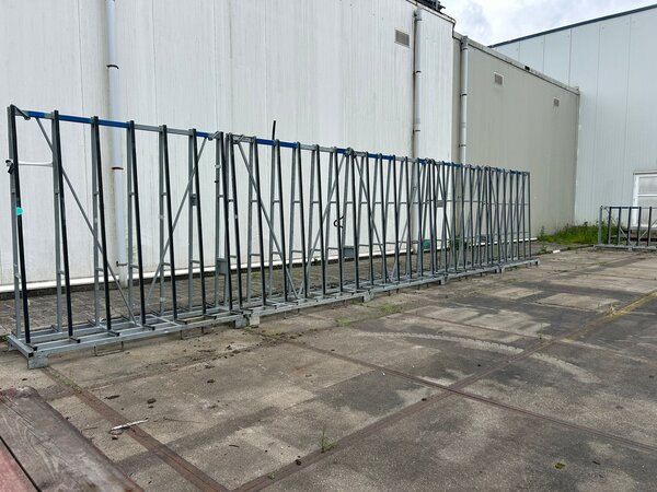 Gebruikte dubbelzijdige glasbok 2200x800x2250 mm Gebruikte dubbelzijdige glasbok 2200x800x2250 mm