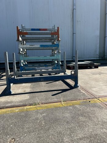 Partij gebruikte verzinkte bouwpallets ( 10st ) 1200x800x660mm Partij gebruikte verzinkte bouwpallets ( 10st ) 1200x800x660mm