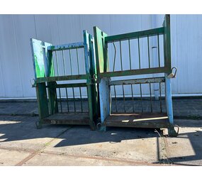 Partij stalenbakken (4st) zware uitvoering 1370x750x1100mm Partij stalenbakken (4st) zware uitvoering 1370x750x1100mm