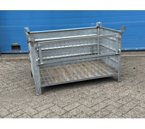Gebruikte stapelbak 1240x840x700mm Verzinkt met klep Gebruikte stapelbak 1240x840x700mm Verzinkt met klep