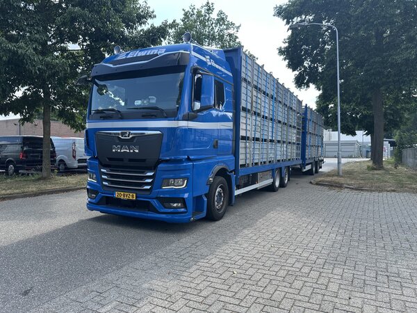 Aanbieding 20x Gebruikte stapelbak 1240x840x700mm Verzinkt met klep Aanbieding 20x Gebruikte stapelbak 1240x840x700mm Verzinkt met klep