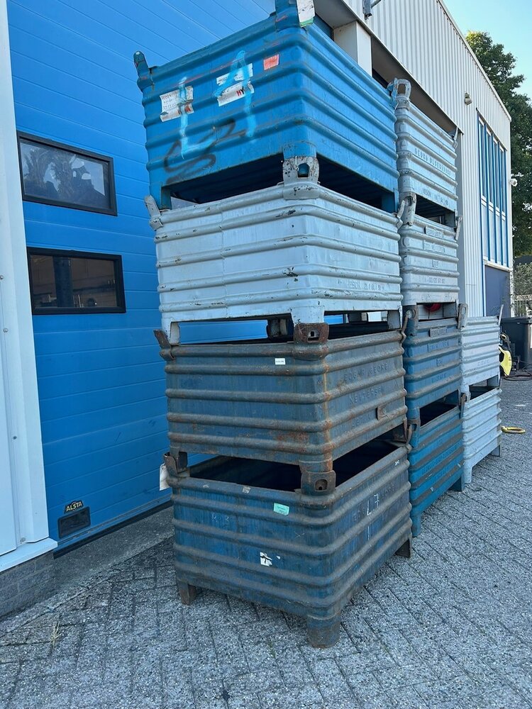 Partij aanbieding 10x Gebruikte stapelbak staal 1000x800x600mm grijs gelakt Partij aanbieding 10x Gebruikte stapelbak staal 1000x800x600mm grijs gelakt