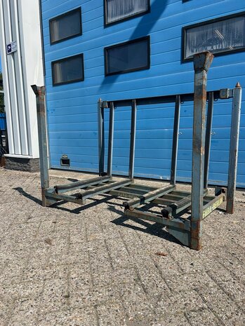 Gebruikte Enkelzijdige stapelbare glasbok 1400x800x1100mm Gebruikte Enkelzijdige stapelbare glasbok 1400x800x1100mm