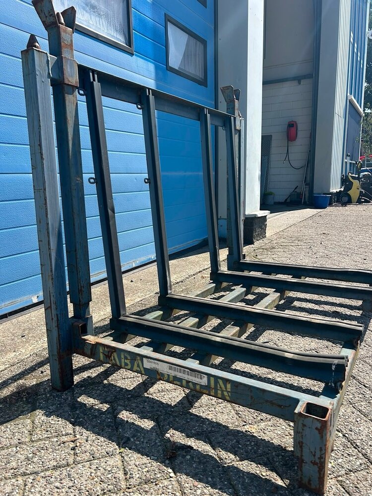 Gebruikte Enkelzijdige stapelbare glasbok 1400x800x1100mm Gebruikte Enkelzijdige stapelbare glasbok 1400x800x1100mm