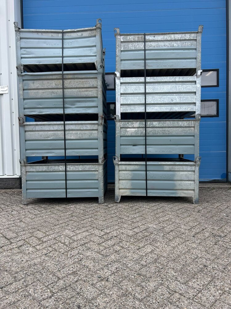 Partij gebruikte stalen bakken (8st) 1200x1000x600mm Partij gebruikte stalen bakken (8st) 1200x1000x600mm