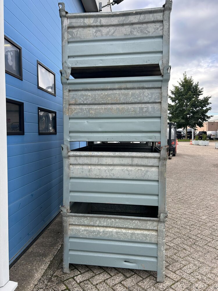 Partij gebruikte stalen bakken (8st) 1200x1000x600mm Partij gebruikte stalen bakken (8st) 1200x1000x600mm