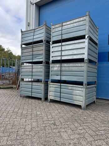 Partij gebruikte stalen bakken (8st) 1200x1000x600mm Partij gebruikte stalen bakken (8st) 1200x1000x600mm