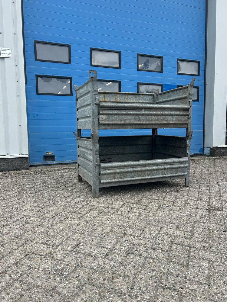 Partij (2st) stalen stapelbak met klep 1200x800x670mm Partij (2st) stalen stapelbak met klep 1200x800x670mm
