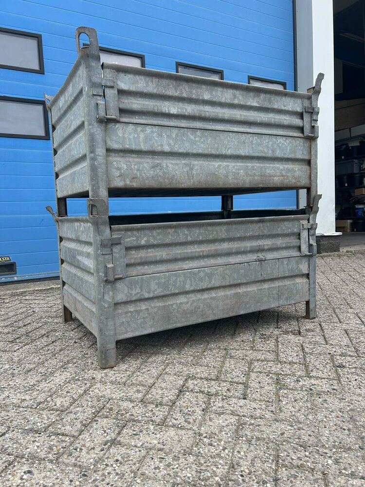 Partij (2st) stalen stapelbak met klep 1200x800x670mm Partij (2st) stalen stapelbak met klep 1200x800x670mm