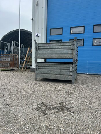 Partij (2st) stalen stapelbak met klep 1200x800x670mm Partij (2st) stalen stapelbak met klep 1200x800x670mm