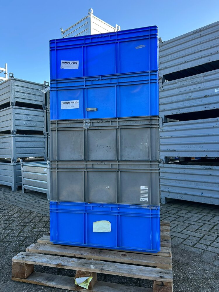 Partij (5st) gebruikte kunststof bakken 800x600x300mm Partij (5st) gebruikte kunststof bakken 800x600x300mm