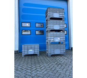 Partij (5st) gebruikte kunststof bakken 980x640x660mm