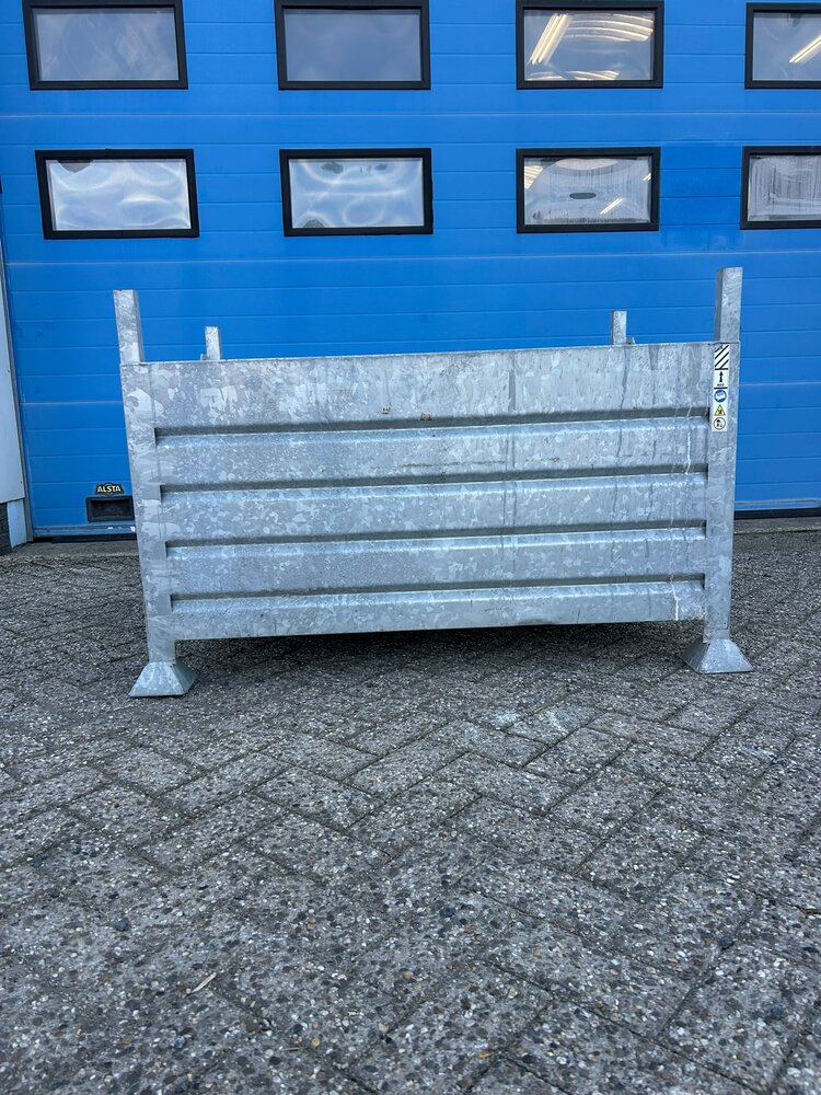 Gebruikte stalen stapelbak 1300x900x870mm Gebruikte stalen stapelbak 1300x900x870mm