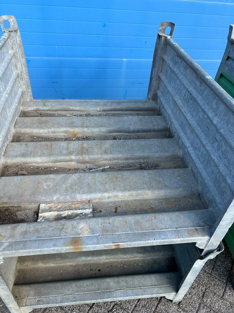 Partij (9st) gebruikte stalen stapelbak 1200x1000x600mm Partij (9st) gebruikte stalen stapelbak 1200x1000x600mm