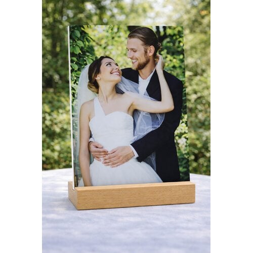 Gepersonaliseerde foto op aluminium met houten staander
