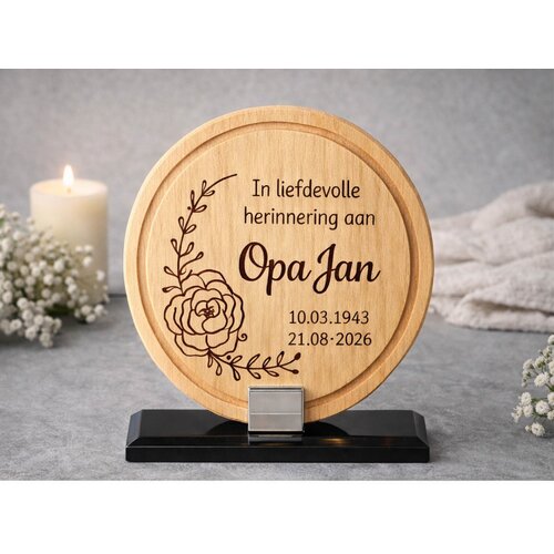 Gepersonaliseerd houten paneel met gravure | Uniek cadeau met personalisatie op glazen staander