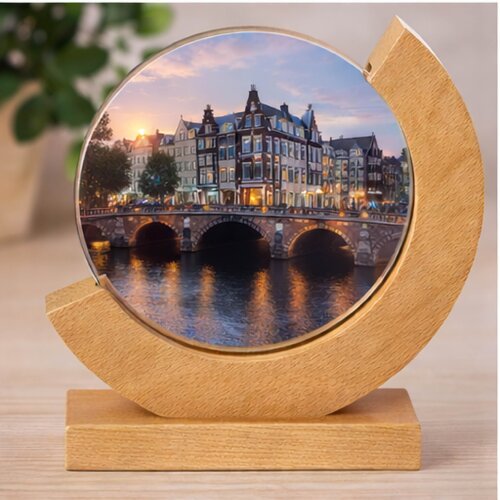 Foto op glas met houten standaard – gepersonaliseerd cadeau met eigen foto – uniek fotocadeau voor koppel, familie of herdenking – snelle levering België & Nederland