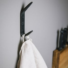 Kapstokhaak dubbel | Zwart | Design | Industrieel