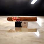 H. UPMANN H. UPMANN ROYAL ROBUSTO LCDH - UNIT